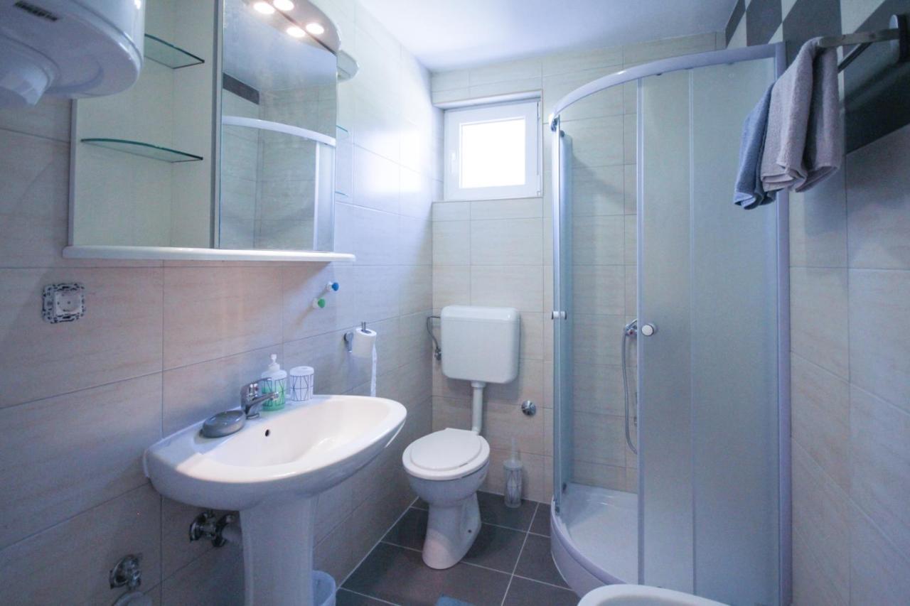 Apartment La Traviata With Parking Rovinj Exterior photo